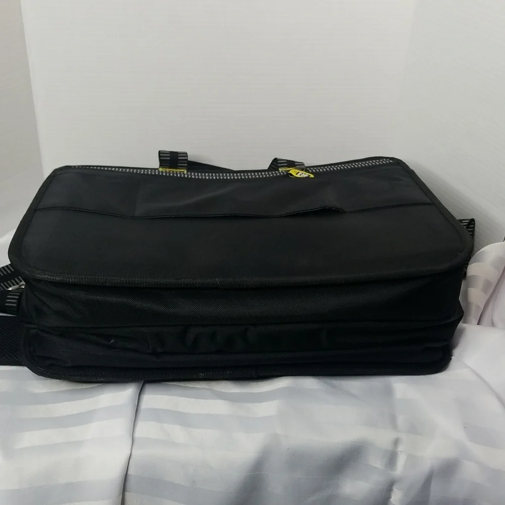 CALCUTTA BRIEFCASE/TRAVEL BAG LABTOP BAG IN BLACK CANVAS